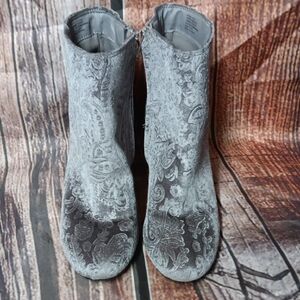 Elegant Gray Paisley Ankle Boots